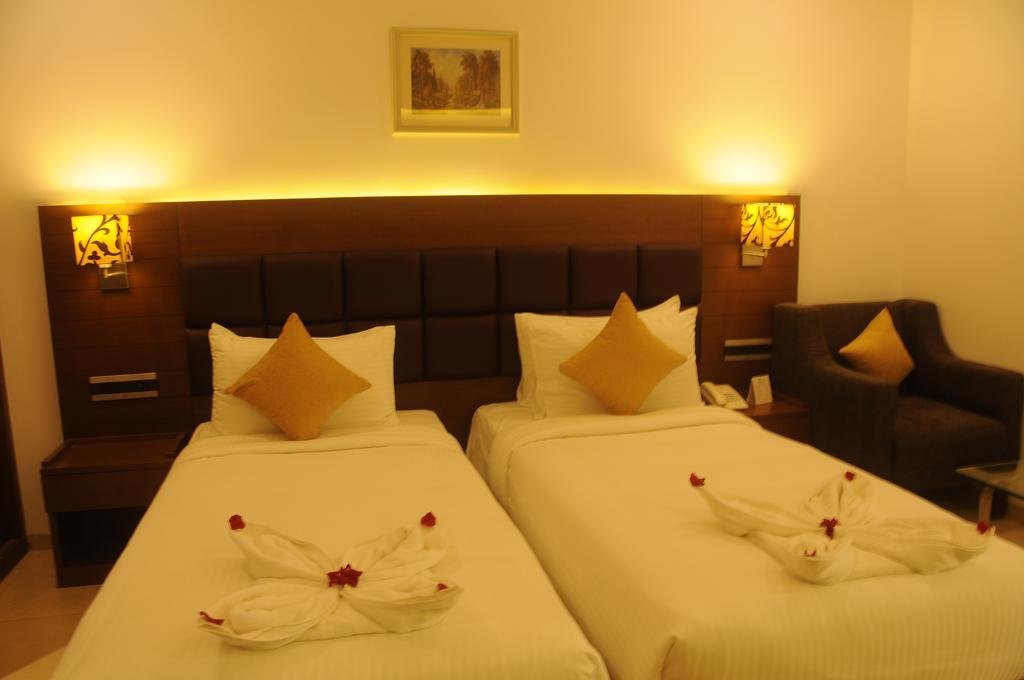 Hotel Nk Grand Park Airport Hotel Ченнаи Экстерьер фото