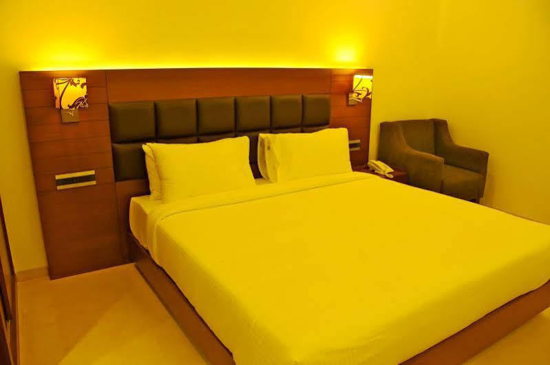 Hotel Nk Grand Park Airport Hotel Ченнаи Экстерьер фото