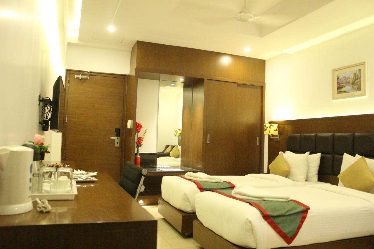 Hotel Nk Grand Park Airport Hotel Ченнаи Экстерьер фото