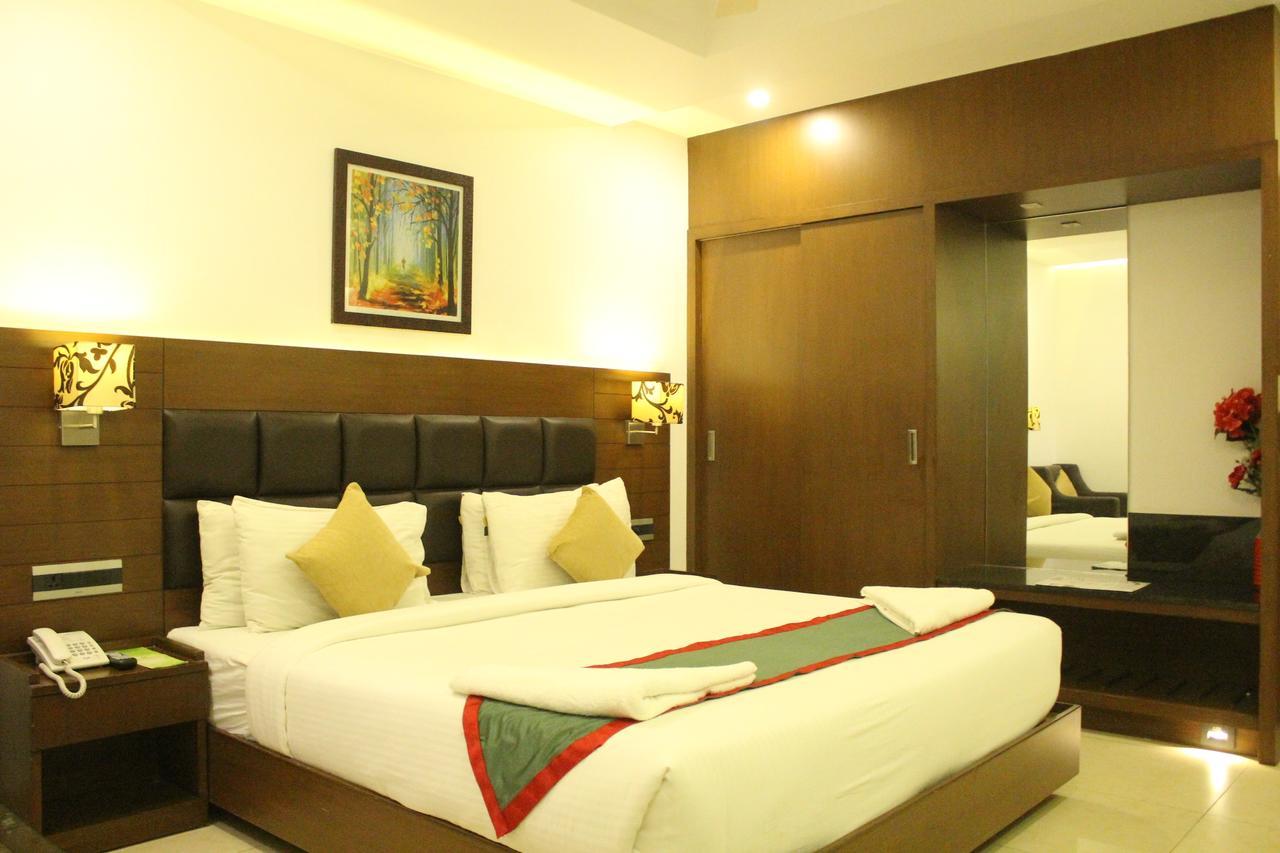 Hotel Nk Grand Park Airport Hotel Ченнаи Экстерьер фото