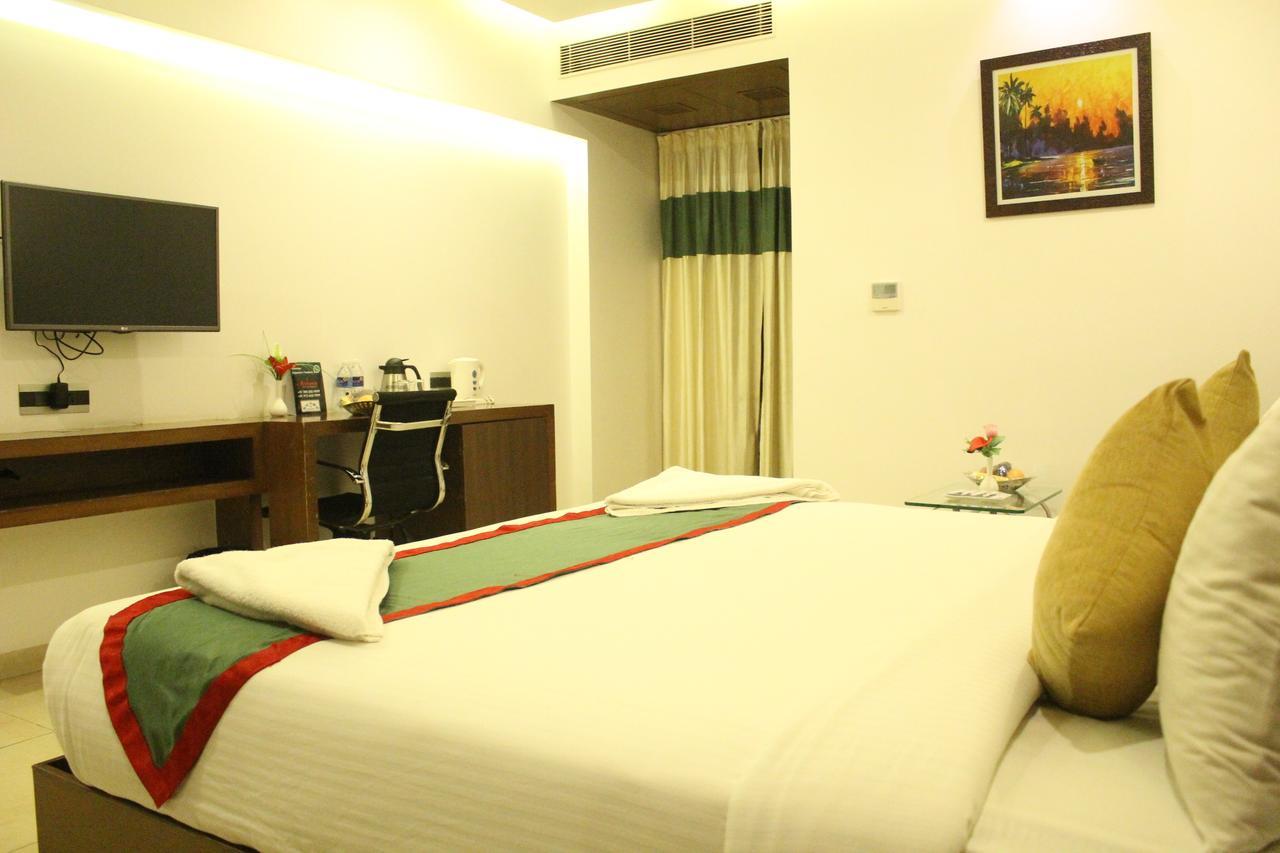 Hotel Nk Grand Park Airport Hotel Ченнаи Экстерьер фото
