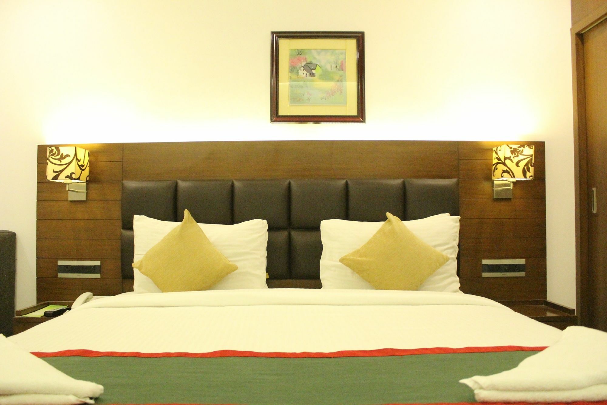 Hotel Nk Grand Park Airport Hotel Ченнаи Экстерьер фото