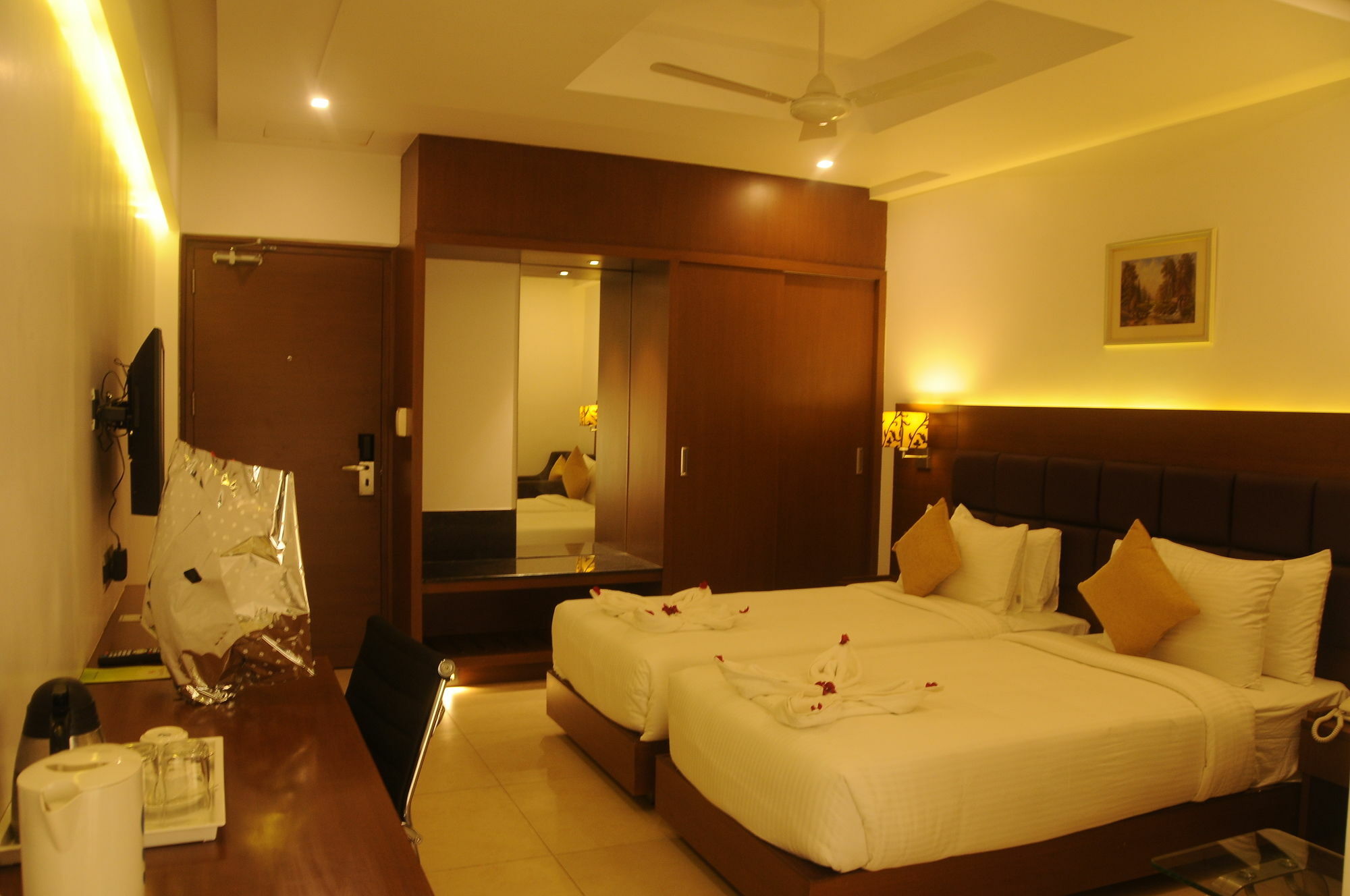 Hotel Nk Grand Park Airport Hotel Ченнаи Экстерьер фото