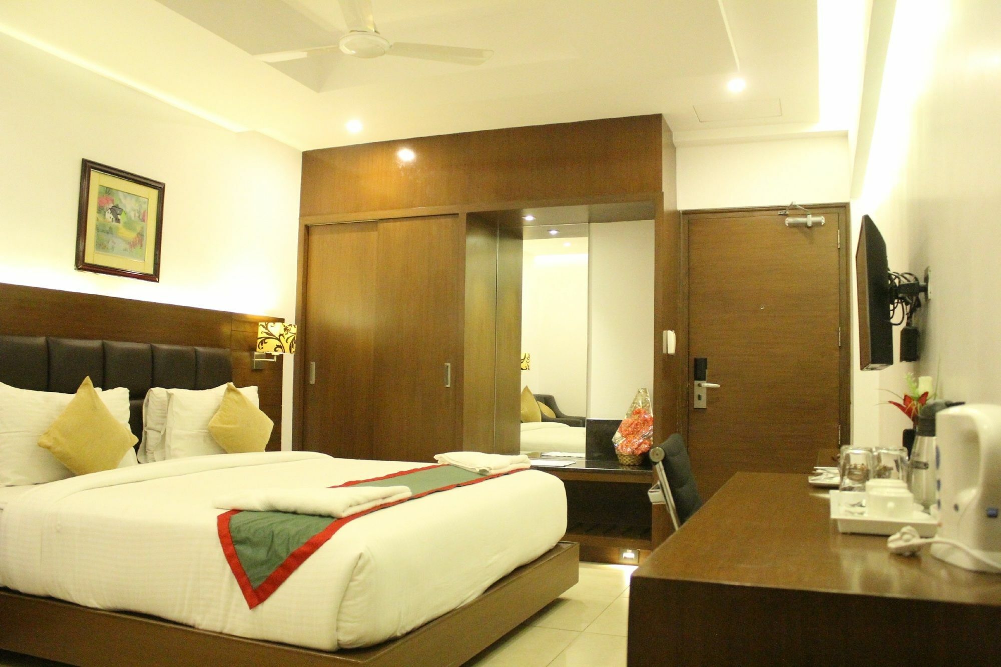Hotel Nk Grand Park Airport Hotel Ченнаи Экстерьер фото