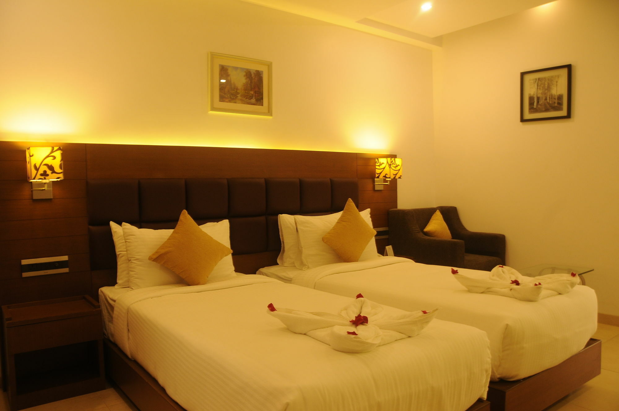 Hotel Nk Grand Park Airport Hotel Ченнаи Экстерьер фото