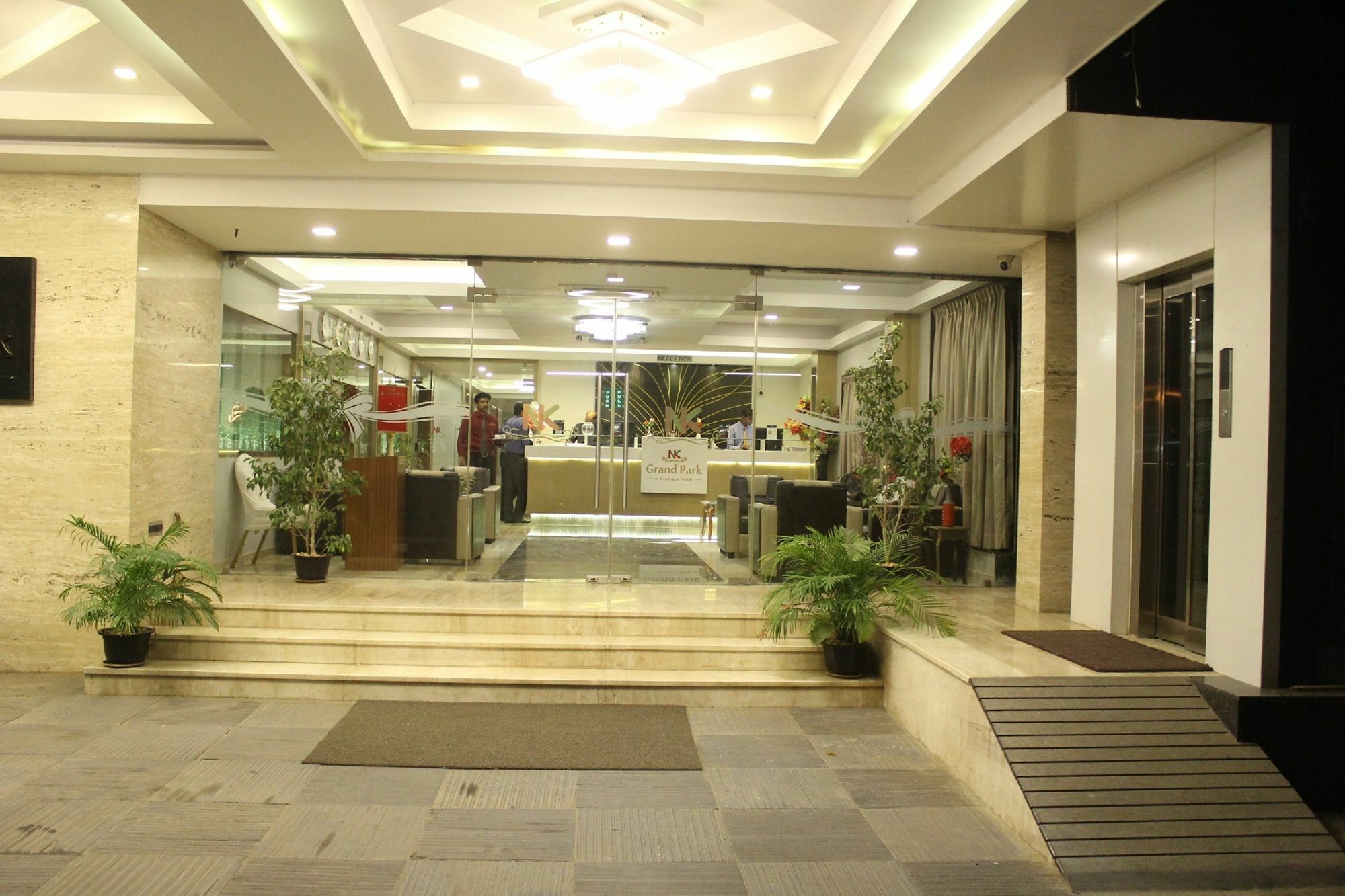 Hotel Nk Grand Park Airport Hotel Ченнаи Экстерьер фото